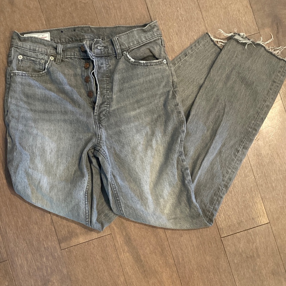 GAP Women's Cheekt Straight High Rise Jeans in Light Gray